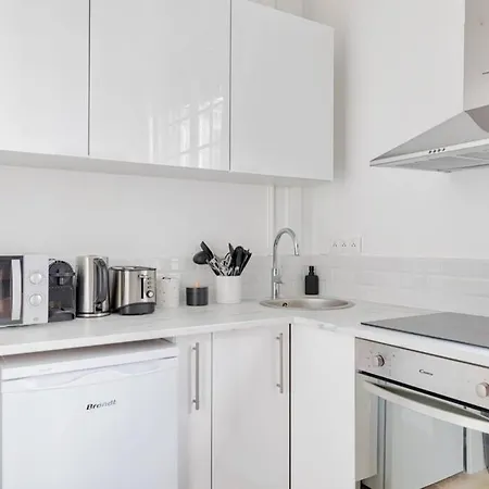 Apartment Cocooning Near Champs-elysee