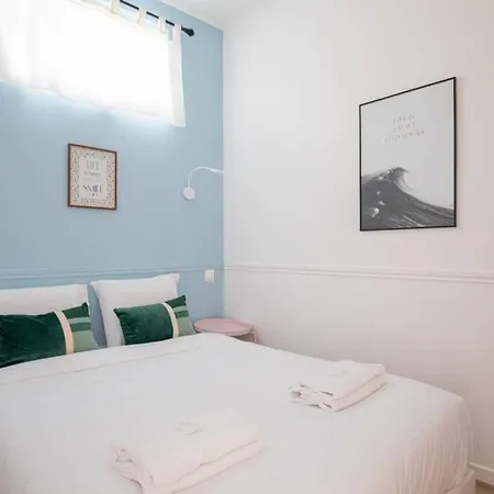 Cocooning Near Champs-elysee * פריז
